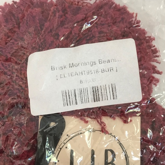 L.I.B. New York Beanie Hat NWT Burgundy Red Cable Knit Pom Pom Hat - Picture 9 of 11